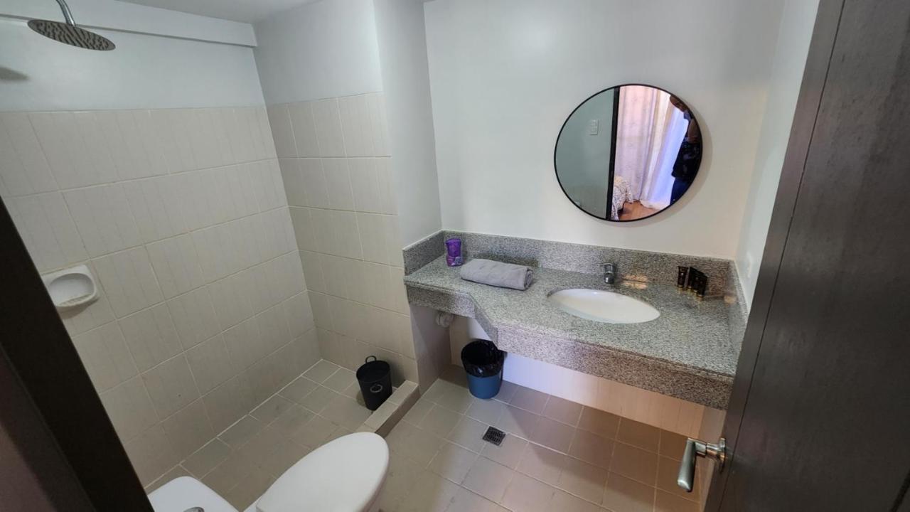Asteria Residences 3 Bedroom And 2 Baths Manila Esterno foto